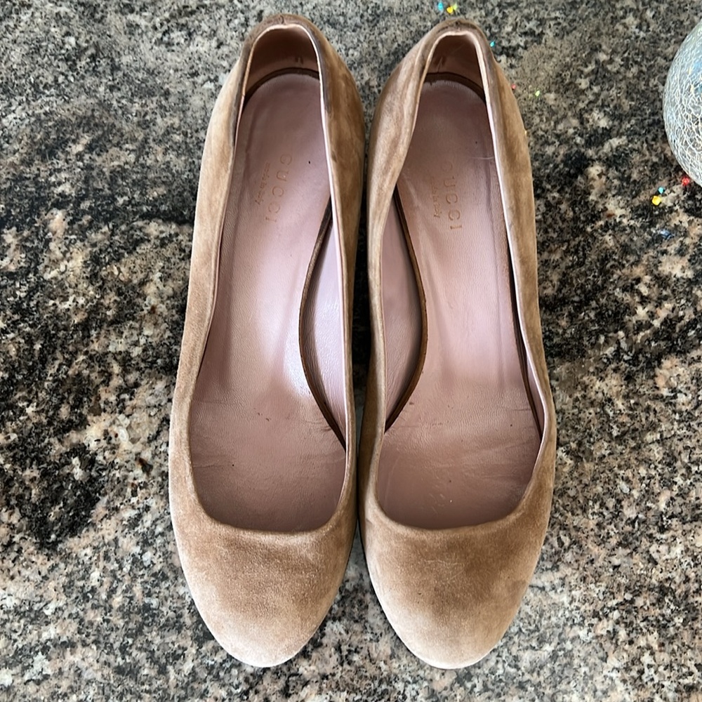 Gucci Suede Dahlia Bamboo Heels - Picture 4 of 14